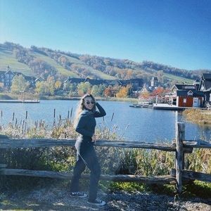 Meet your Posher, Andrea